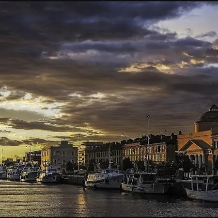 アパート La Casetta-10 Min Aeroporto E フィウミチーノ